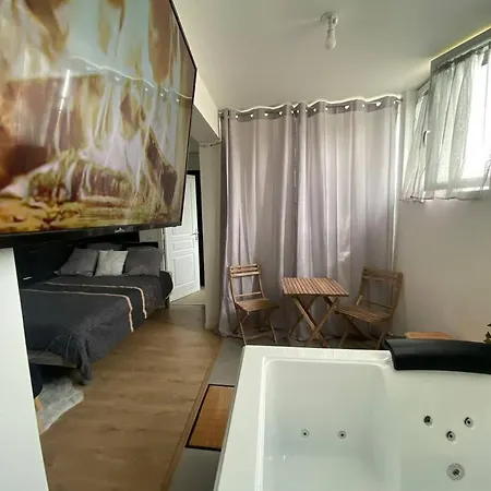 Superbe Studio Cosy Avec Jacuzzi 公寓 *
