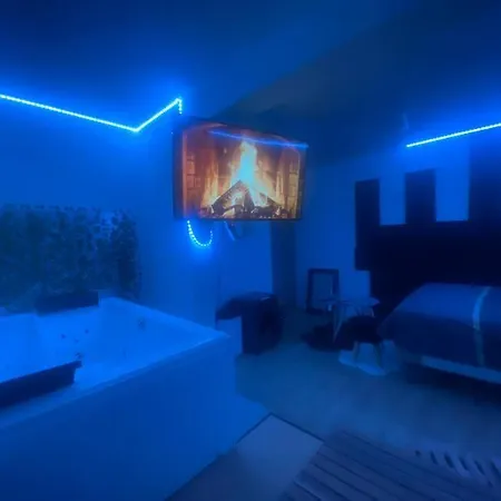 公寓 Superbe Studio Cosy Avec Jacuzzi